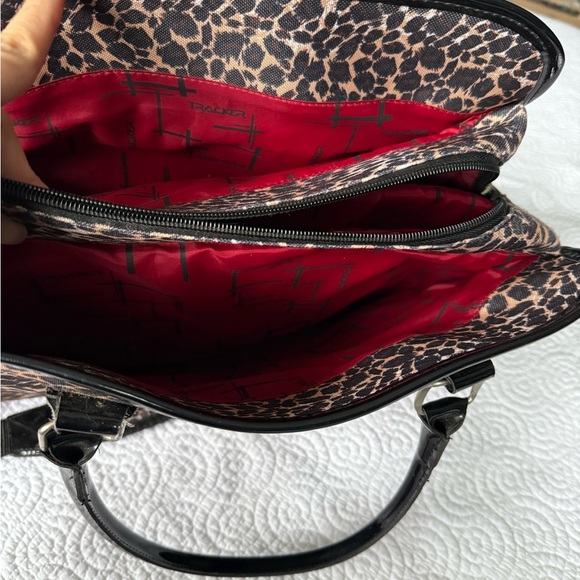 Tracker by Bentley Leopard Print Carry on Luggage - Picture 7 of 16